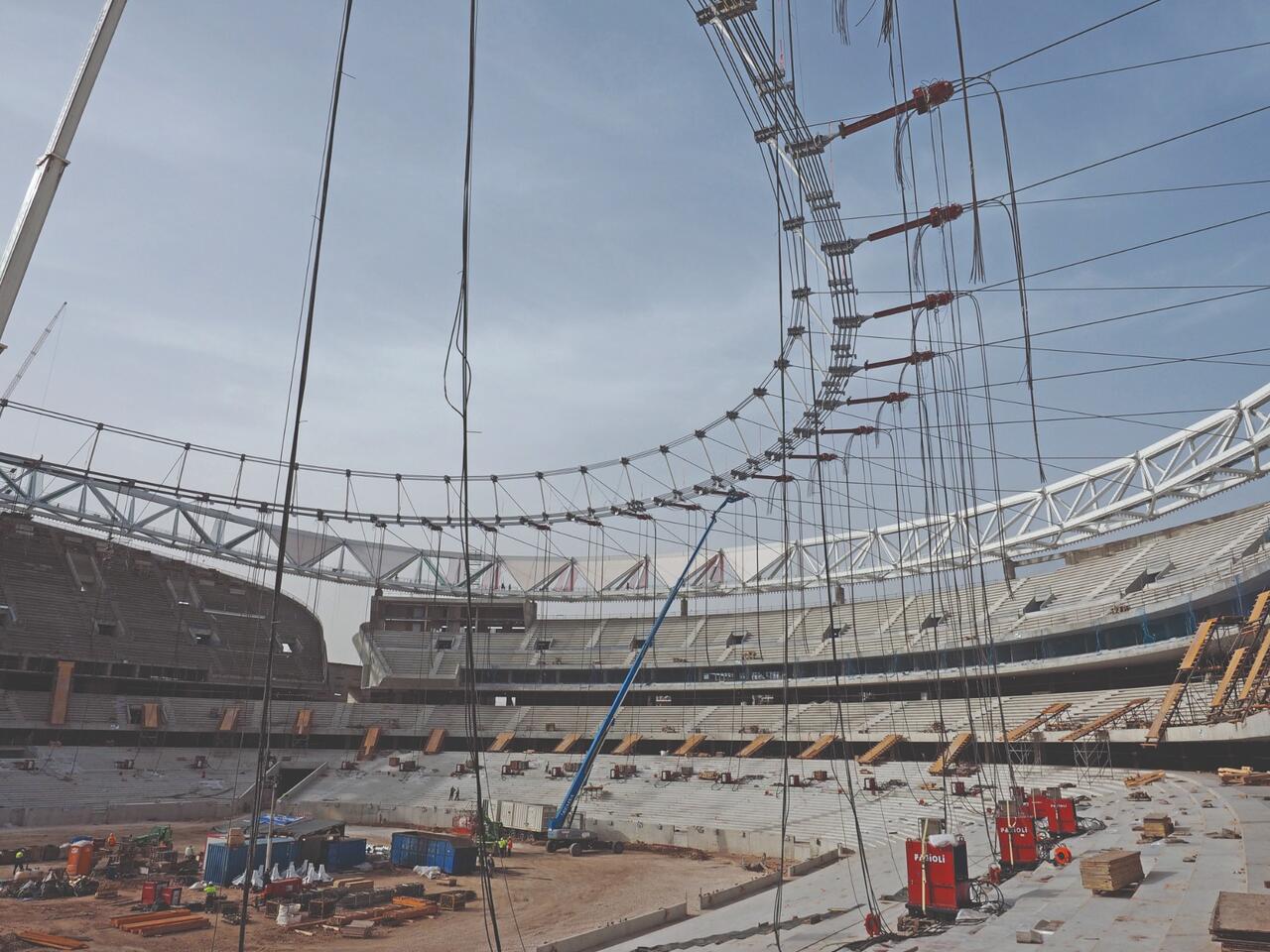 Die Seilnetzkonstruktion wird verbunden.