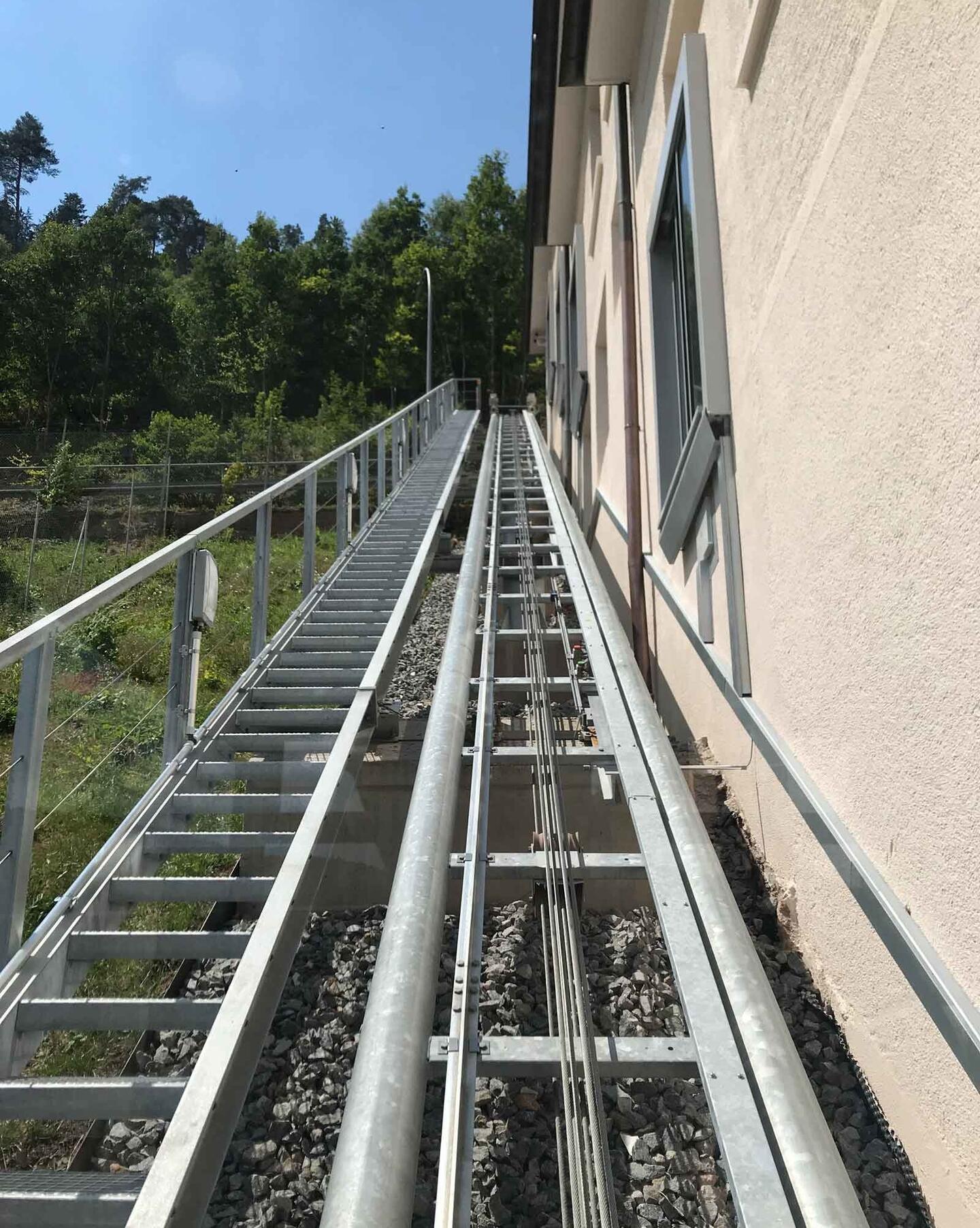 Schrägaufzug