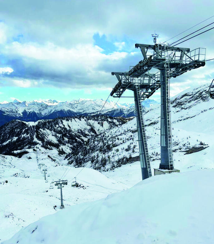 Blick auf die Sesselbahnstrecke.