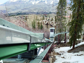 Neue Steuerungen bei spektakulären  Schrägaufzügen in den USA