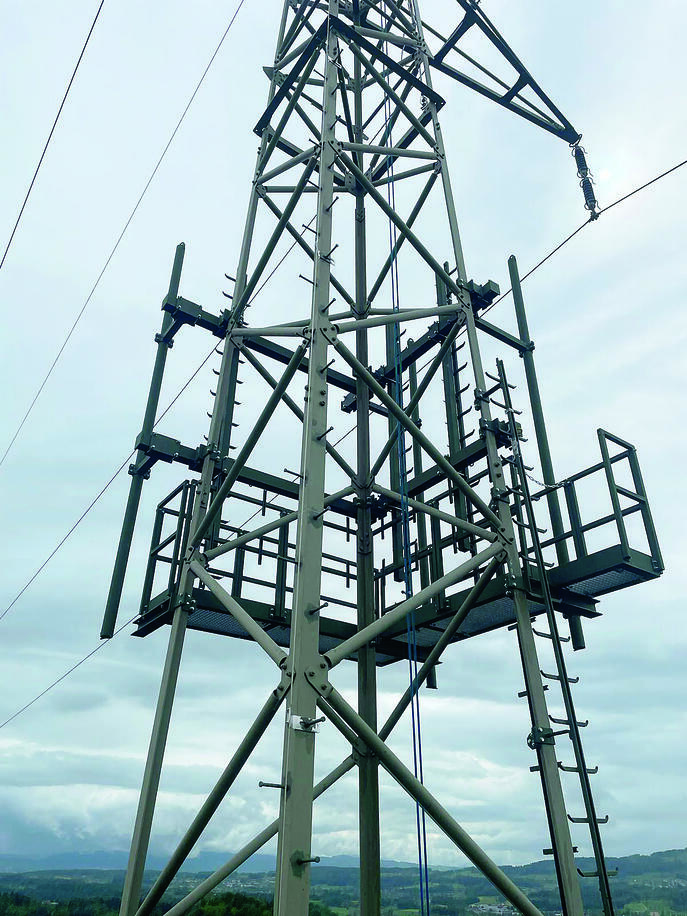 Hochspannungsmast in Uster