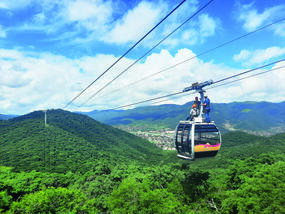Erste Kompaktseilbahn in Südamerika