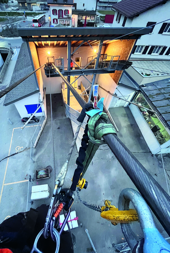 Die Tragseile werden geschoben.