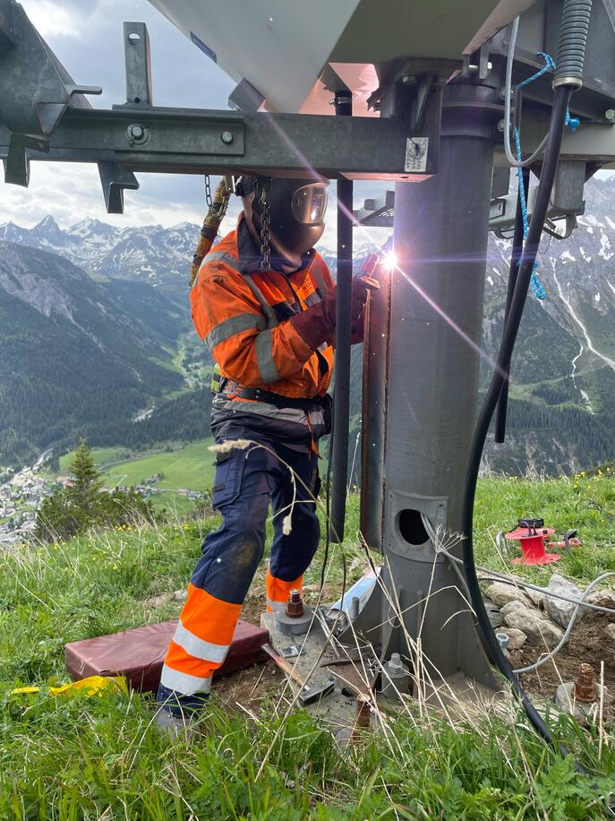 Vorbereitung des Stehers für die neuen Steuerung.