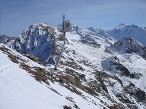 Système de déclenchement d’avalanche de Sackhorn à Lauchernalp