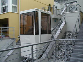 Neue Kabinen für zwei Schrägaufzüge im Liechtenstein